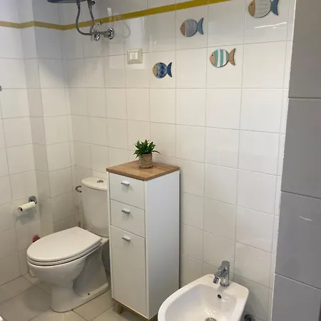 Casa Con Giardino, Wi-fi E Aria Condizionata Vicino Pelosa Lägenhet