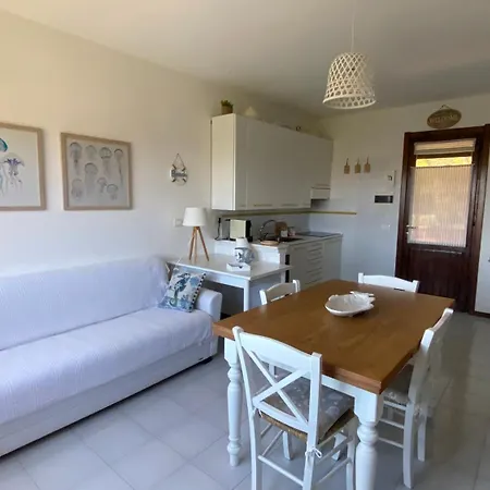 Casa Con Giardino, Wi-fi E Aria Condizionata Vicino Pelosa * Stintino